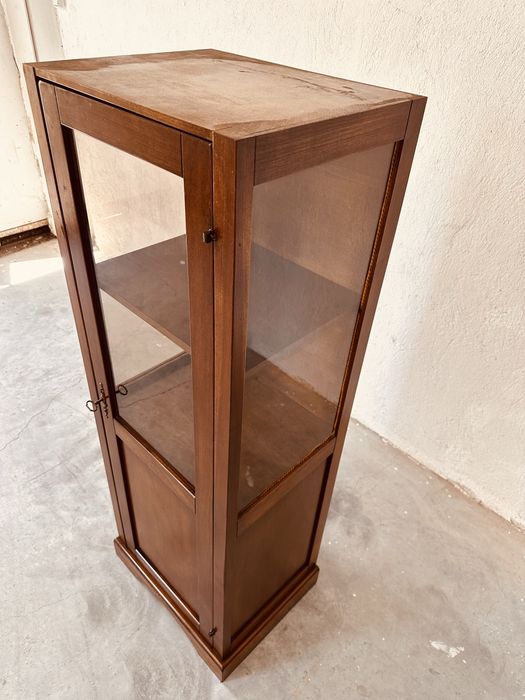 Италианска витрина със стъклени страни – 1985–1995 г.