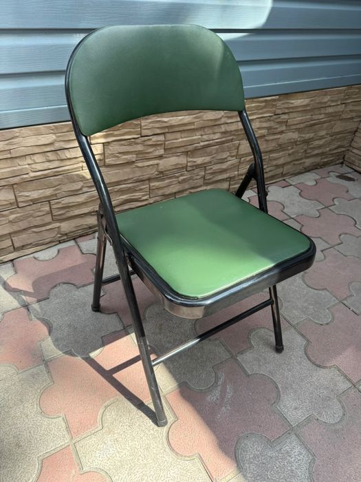 Продам складные стулья
