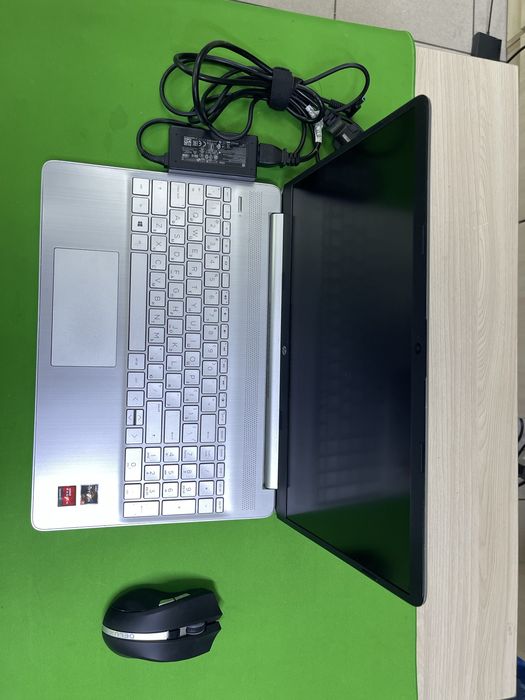 HP 15S Ryzen 3, Radeon Graphics