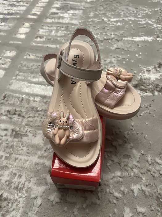 Продам сандали для девочек !