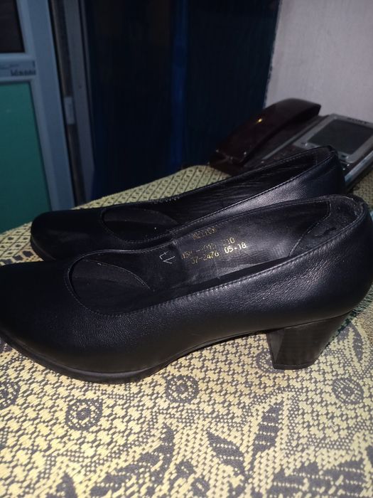 Продам туфли 36 и 37 размер