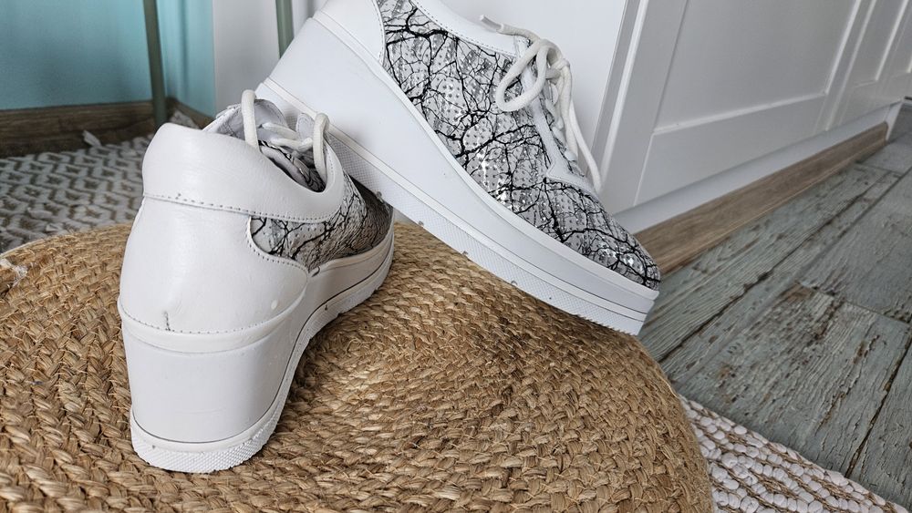 Нови Дамски обувки с перфорация