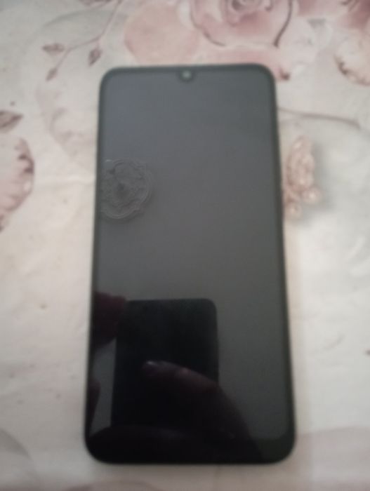 Redmi 7 2/16 + airpods 2/2 Dubai sotiladi srochniy narxi 500.000 kami