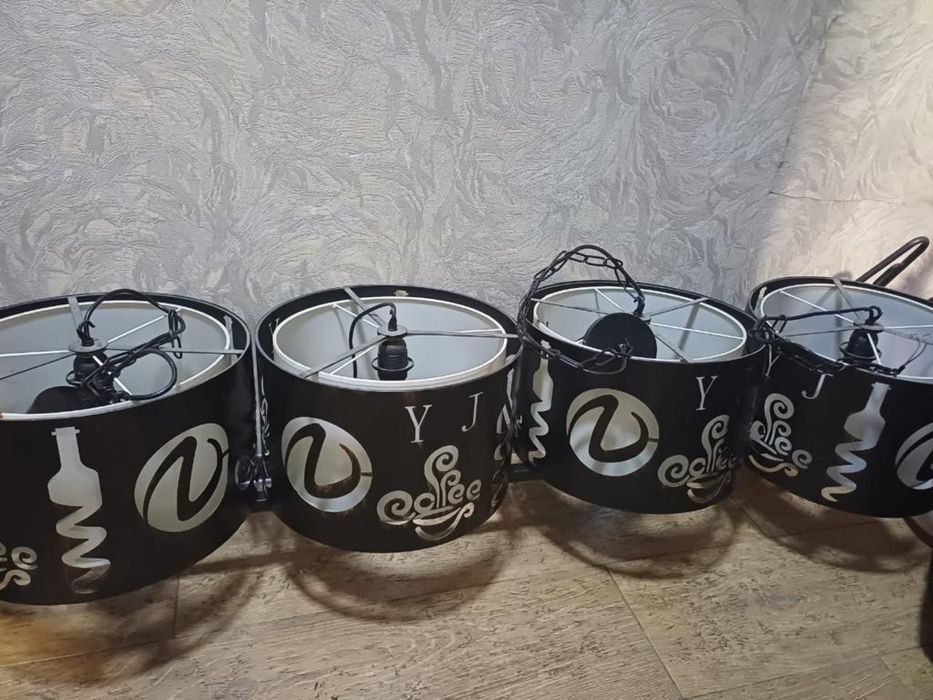 Люстры 4шт для кафе