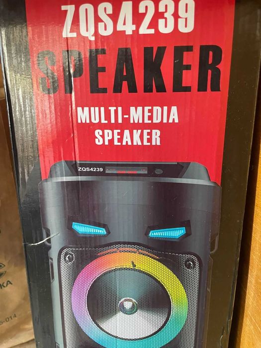 музыкальная колонка с микрофоном