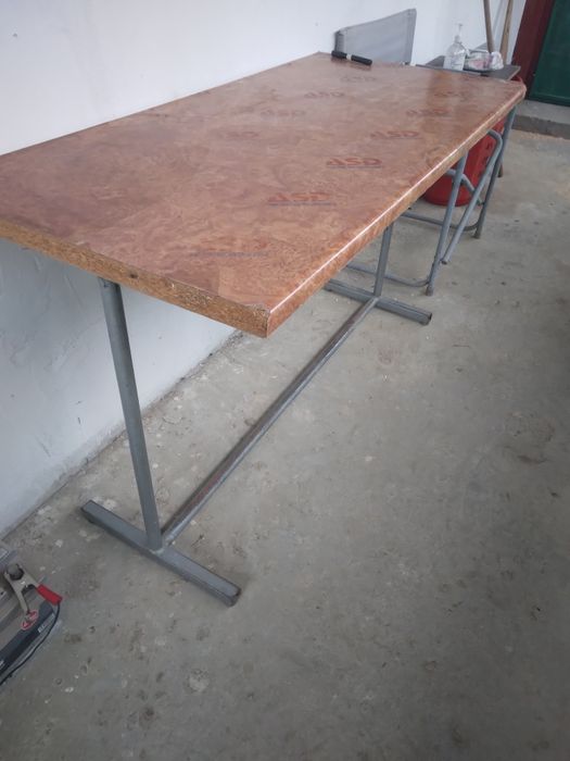 Masa terasa pt lucru