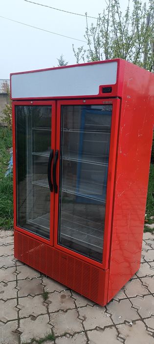 Витринный холодильник