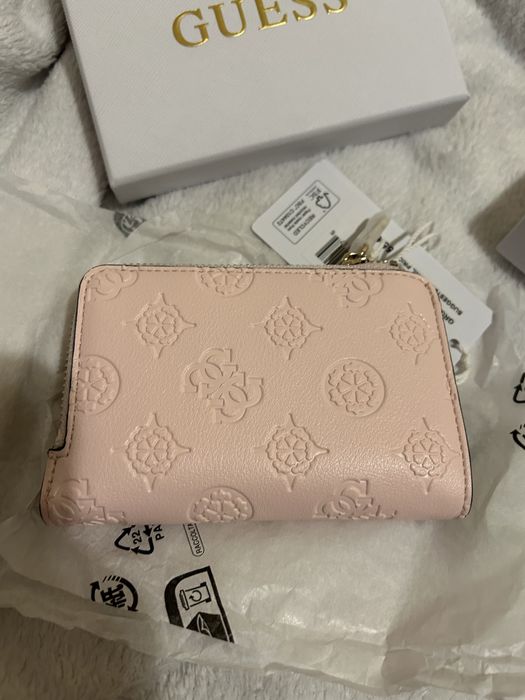 Дамски портфейл Guess