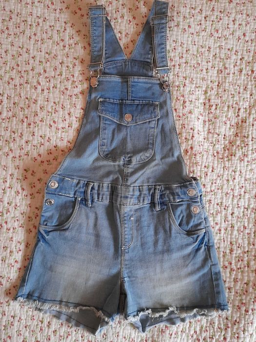Super preț salopeta Blugi ,blugi,colanți