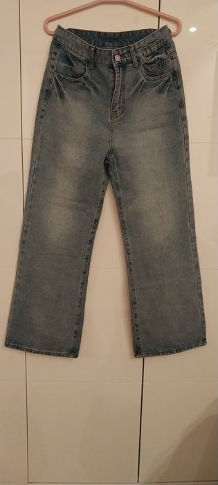 Джинсы продам 26р.