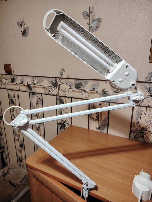 Продам настольную лампу трансформер