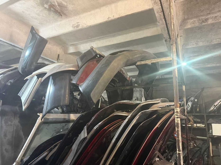 Бампер передний на Ауди 100 С4 американец