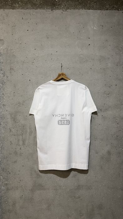 Tricou givenchy negru si alb colectia noua