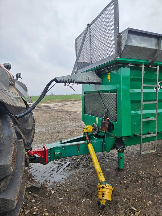 Masina imprastiat gunoi Samson SP 15