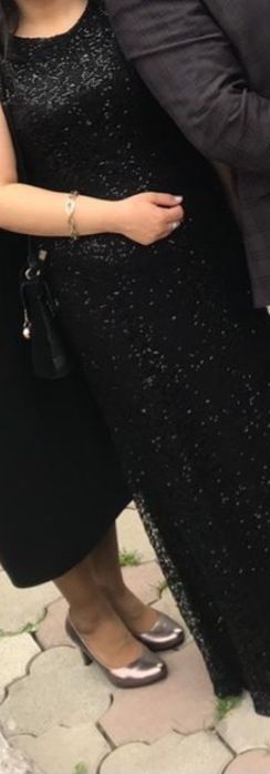 Чёрное платье длинное с паетками