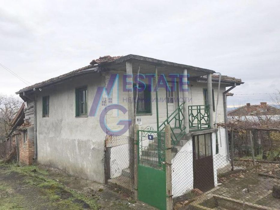 Къща  в село  Българи, общ. Царево.