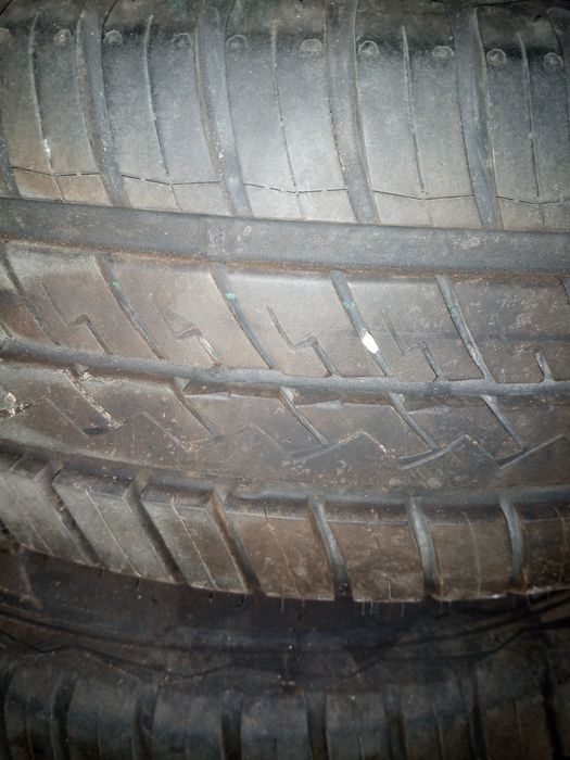 Гуми сас джанти чисто нови