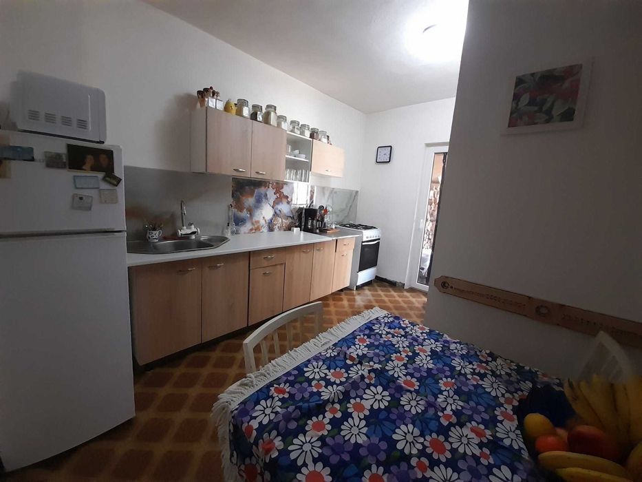 Chirie la 5 km de centrul Bradului (jud Hunedoara) in Gura Barza  la apartament