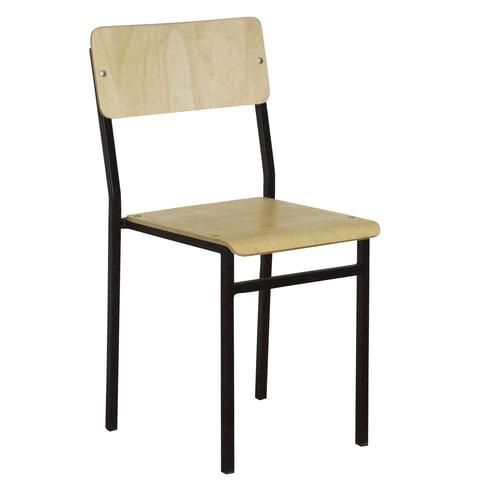 Стулья и парта школьные.