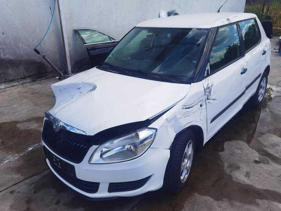 dezmembrez skoda fabia 1.6 CAYC/usa fabia2/hayon fabia 2