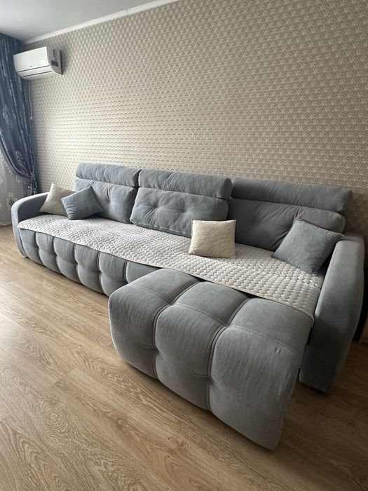 Мягкий уголок, диван.