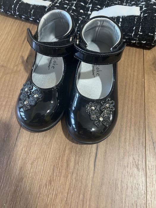 Рокля + официлни обувки