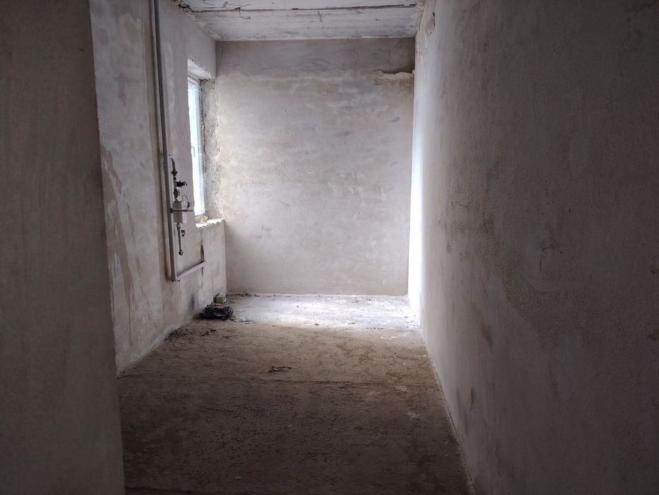 1 хоналик 42+42= 84 квадратлик дублекс квартира сотилади орентир 7 мик