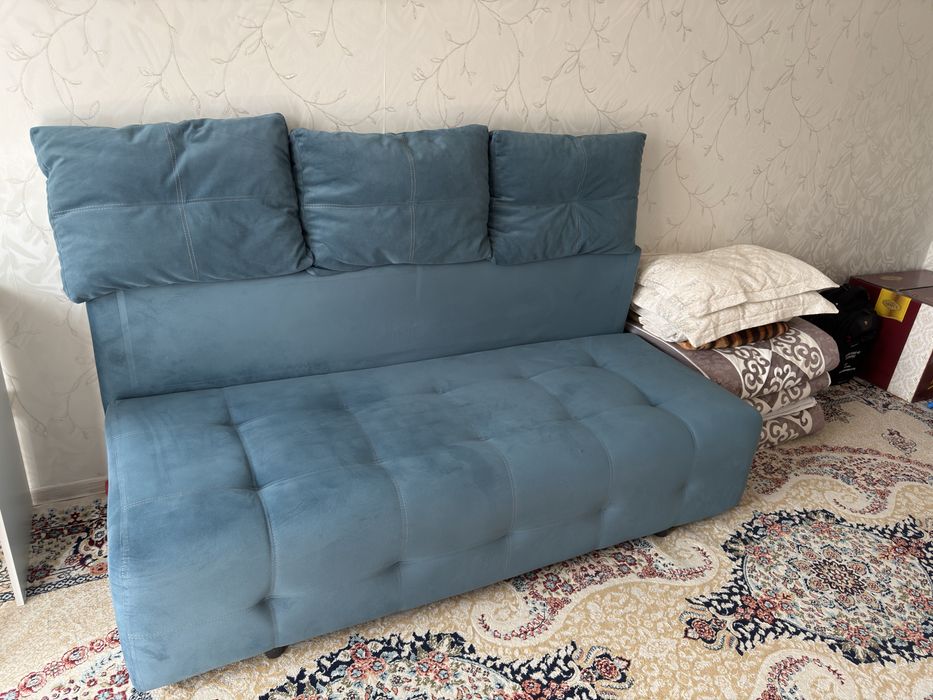 Продаётся диван в хорошем состоянии.
