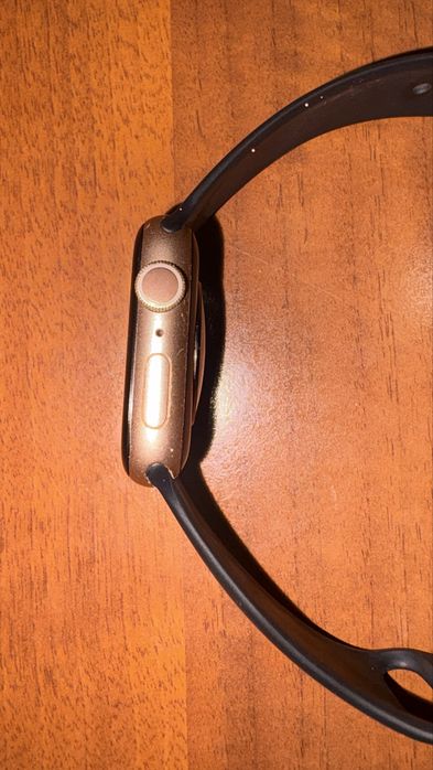 Apple Watch Series 6 – 100% батерия, ТОП състояние, СПЕШНО