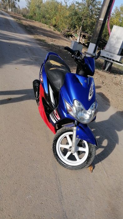 Vând scuter Yamaha