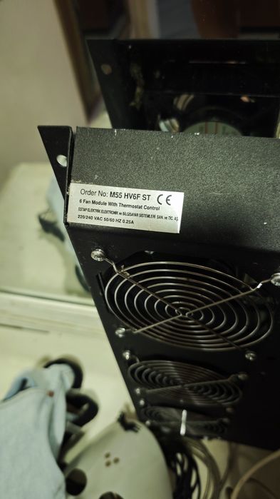 Tavă ventilatoare Rack 19" cu termostat – Modul răcire 6 ventilatoare 220V