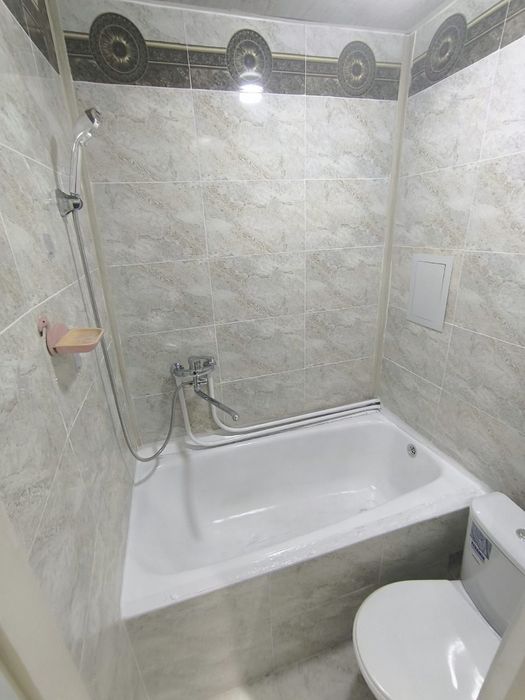 Продаётся Чиланзар 6 1в2 2этаж.