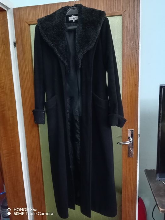 Дамско Палто с пухена яка