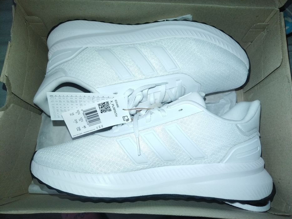 Чисто нови обувки adidas