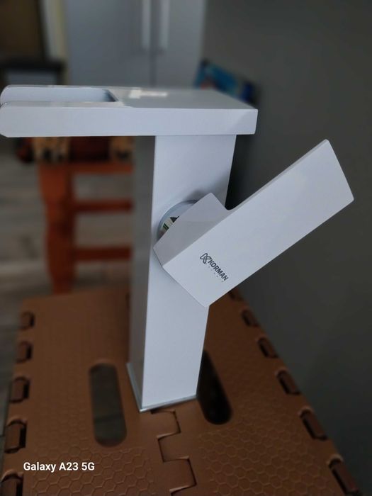 Baterie lavoar cu led