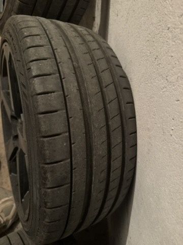 Джанти MOMO Star EVO 8J  18" с гуми Yokohama  Advan Sport