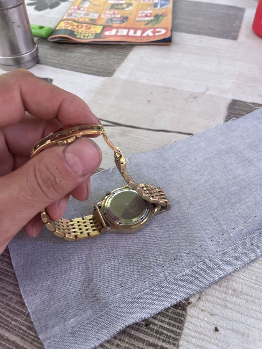 Часовник Seconda със звънец