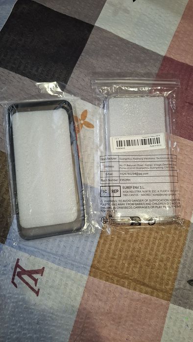 Чехлы на телефон