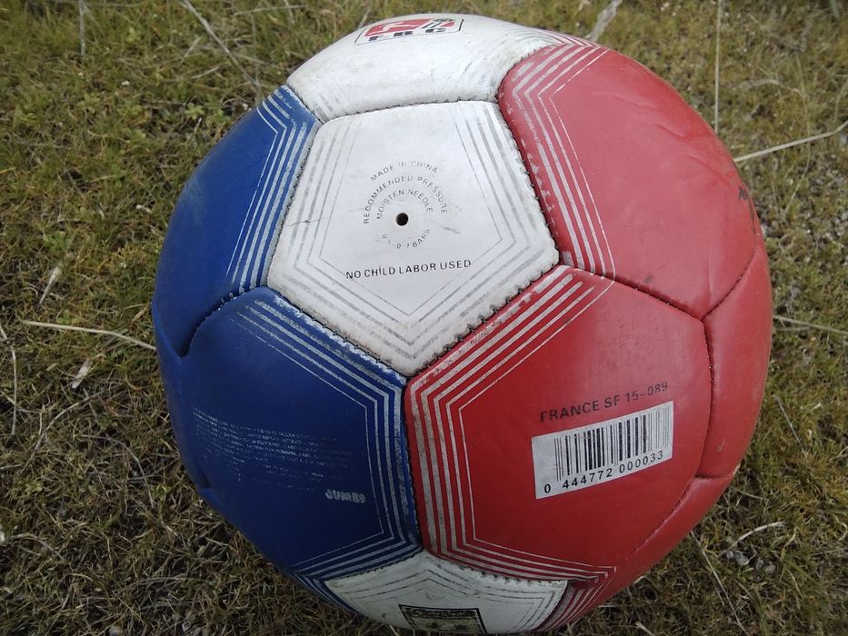 Футболна топка .
