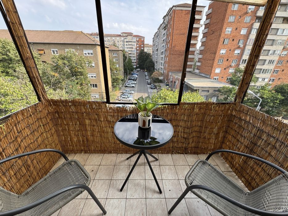 Apartament 3 camere tip C cu  beci - zona Rogerius
