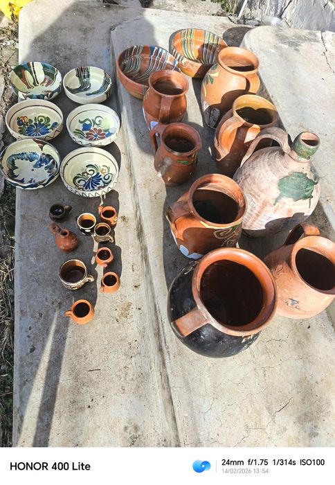 Vând vase lut vechi