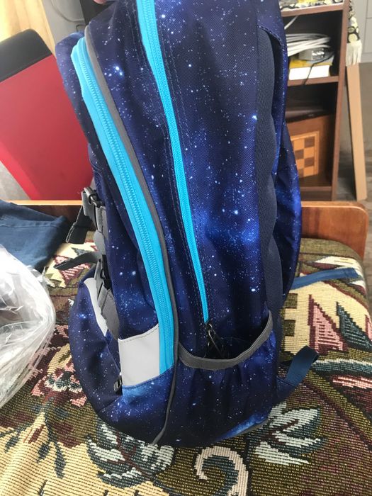 Продавам чисто нова ученическа раница