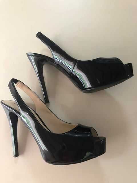 Sandale negre lăcuite, Guess, mărimea 37