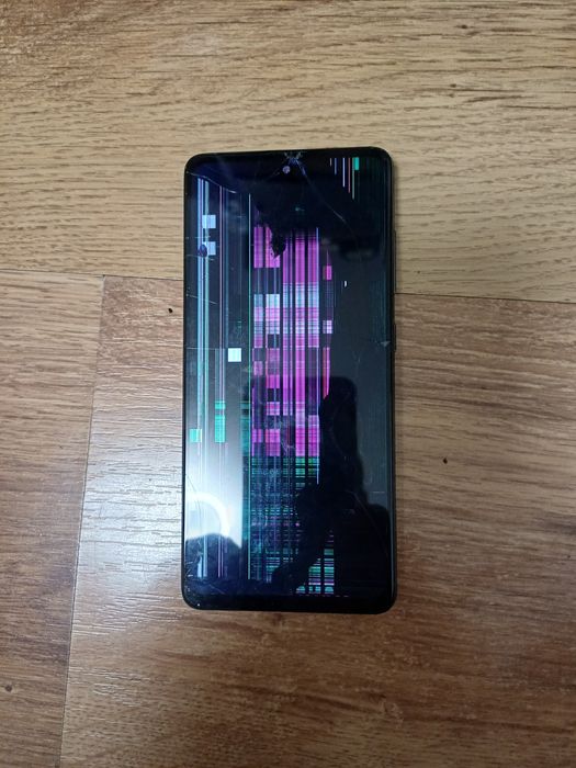 Samsung Galaxy A51 cu display spart, placa este buna

#6