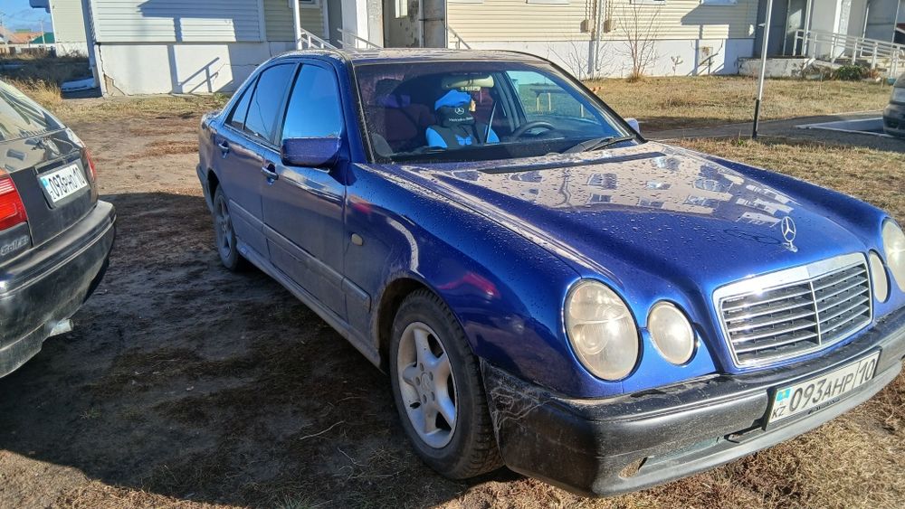 Продам  Мерседес Е230
