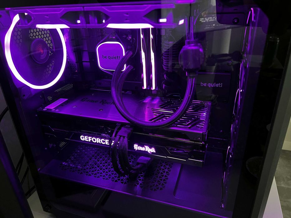 Гейминг компютър - RTX 4080 GameRock / Ryzen 7 7700X / 32GB DDR5 / X670E