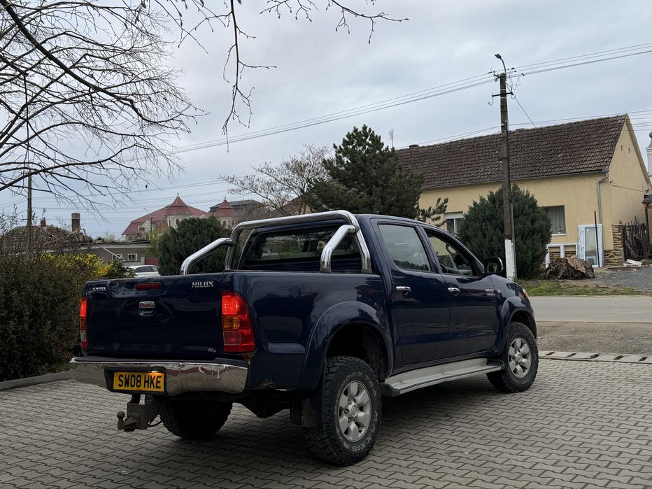 Toyota hilux 3.0 diesel 2008 volan pe partea dreapta