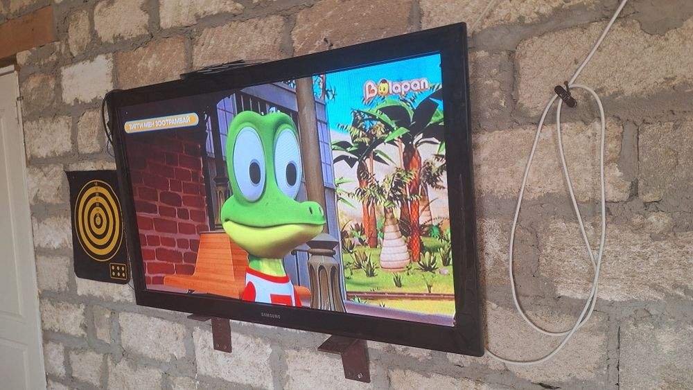 Телевизор большой  сатылады  не смарт