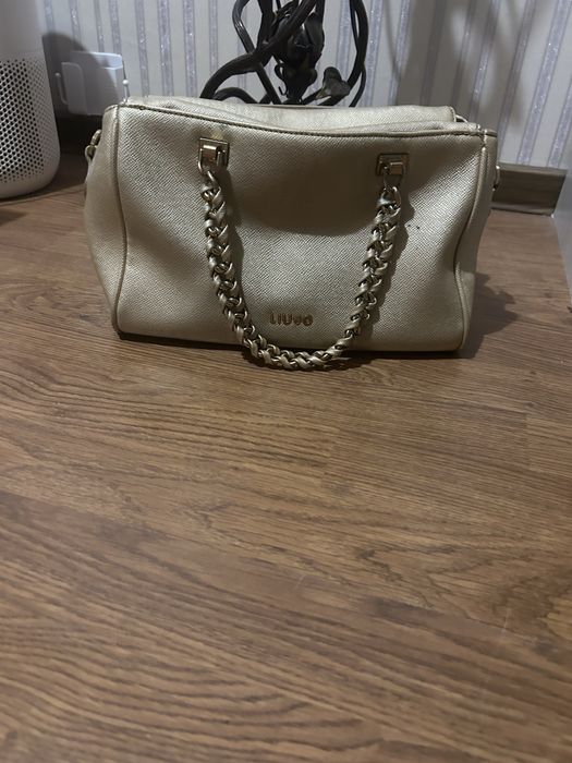 Сумка Liujo  золотистого цвета