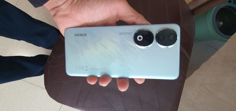 Honor 90 holati yangi